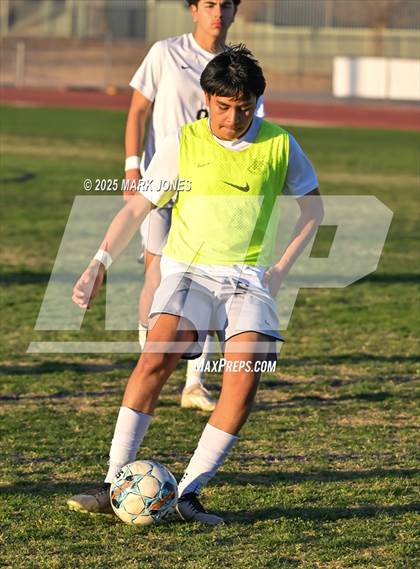 Thumbnail 2 in Sunrise Mountain vs. Verrado (AIA 5A Semifinal) photogallery.