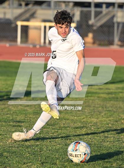 Thumbnail 2 in Sunrise Mountain vs. Verrado (AIA 5A Semifinal) photogallery.