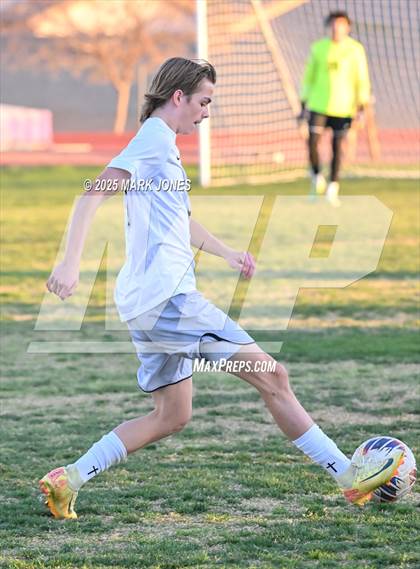 Thumbnail 2 in Sunrise Mountain vs. Verrado (AIA 5A Semifinal) photogallery.