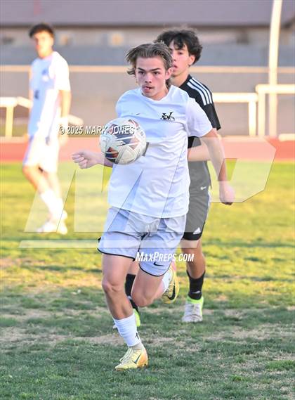 Thumbnail 2 in Sunrise Mountain vs. Verrado (AIA 5A Semifinal) photogallery.