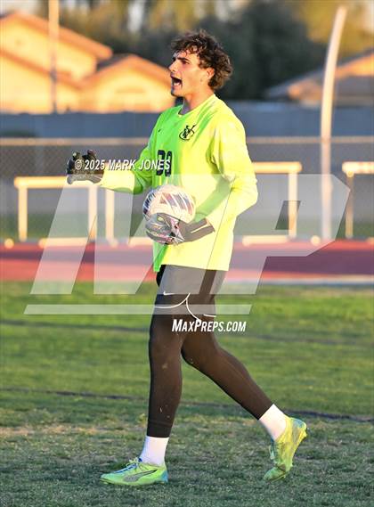 Thumbnail 3 in Sunrise Mountain vs. Verrado (AIA 5A Semifinal) photogallery.