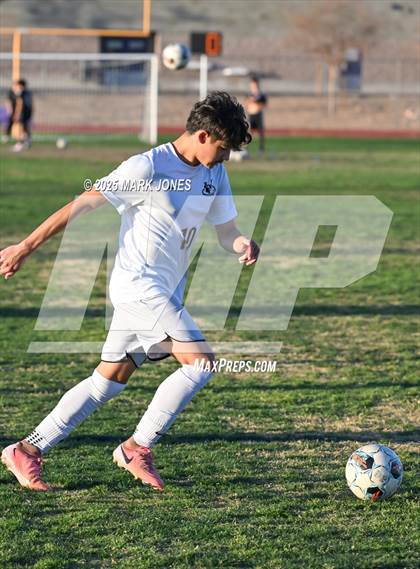 Thumbnail 3 in Sunrise Mountain vs. Verrado (AIA 5A Semifinal) photogallery.