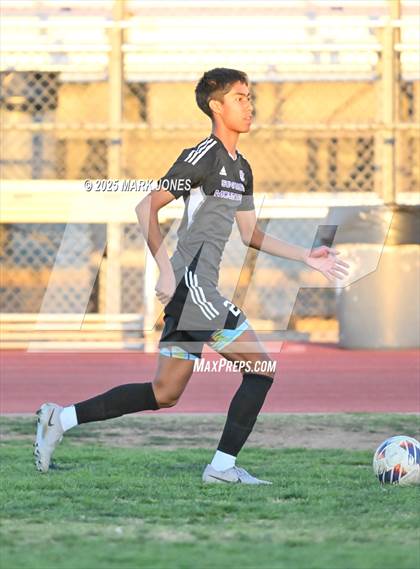 Thumbnail 1 in Sunrise Mountain vs. Verrado (AIA 5A Semifinal) photogallery.