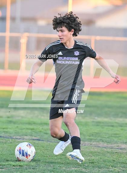 Thumbnail 2 in Sunrise Mountain vs. Verrado (AIA 5A Semifinal) photogallery.