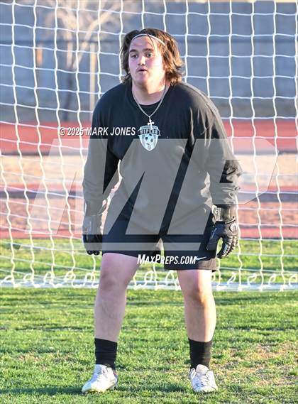 Thumbnail 2 in Sunrise Mountain vs. Verrado (AIA 5A Semifinal) photogallery.