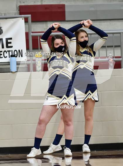 Thumbnail 3 in Southside vs. Farmington (AAA 4A State Round One) photogallery.