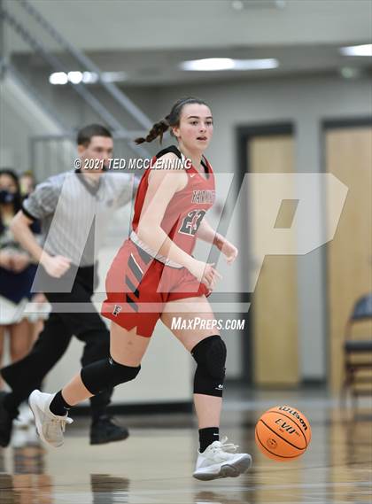 Thumbnail 3 in Southside vs. Farmington (AAA 4A State Round One) photogallery.