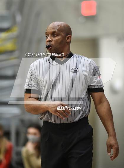 Thumbnail 2 in Southside vs. Farmington (AAA 4A State Round One) photogallery.