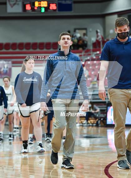 Thumbnail 1 in Southside vs. Farmington (AAA 4A State Round One) photogallery.