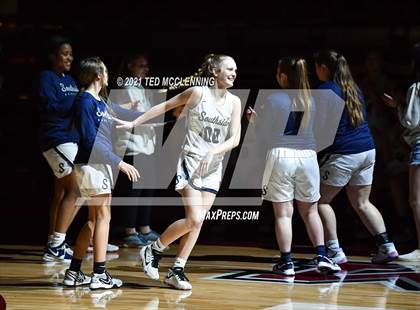 Thumbnail 2 in Southside vs. Farmington (AAA 4A State Round One) photogallery.