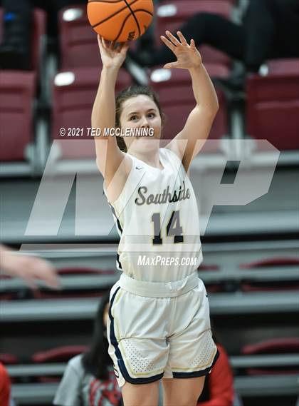 Thumbnail 3 in Southside vs. Farmington (AAA 4A State Round One) photogallery.