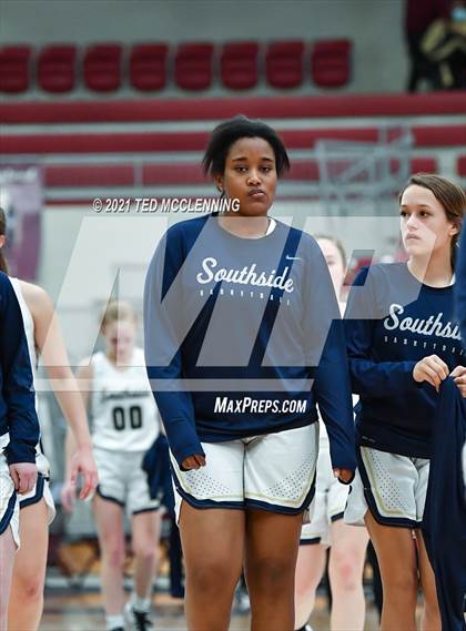 Thumbnail 2 in Southside vs. Farmington (AAA 4A State Round One) photogallery.