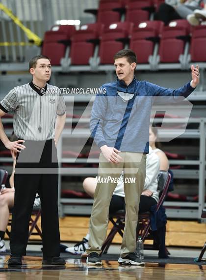 Thumbnail 1 in Southside vs. Farmington (AAA 4A State Round One) photogallery.