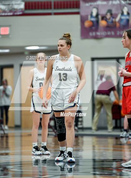 Thumbnail 3 in Southside vs. Farmington (AAA 4A State Round One) photogallery.