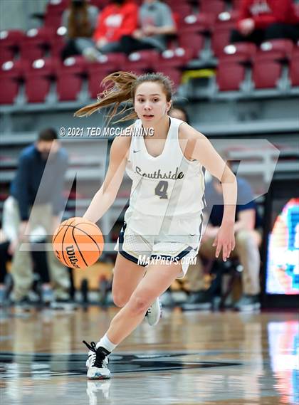 Thumbnail 3 in Southside vs. Farmington (AAA 4A State Round One) photogallery.