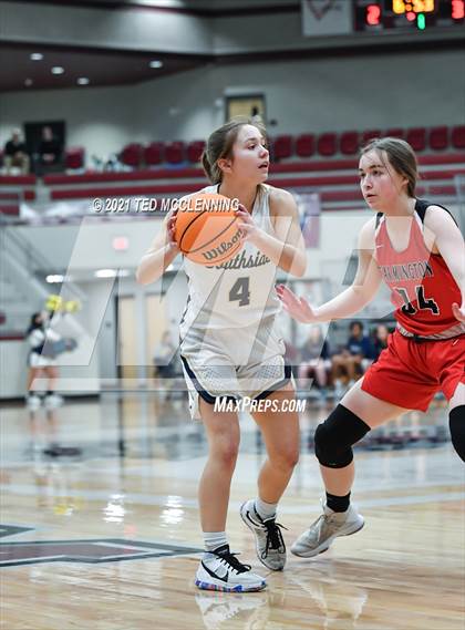 Thumbnail 3 in Southside vs. Farmington (AAA 4A State Round One) photogallery.