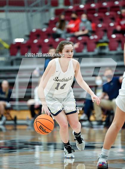Thumbnail 3 in Southside vs. Farmington (AAA 4A State Round One) photogallery.