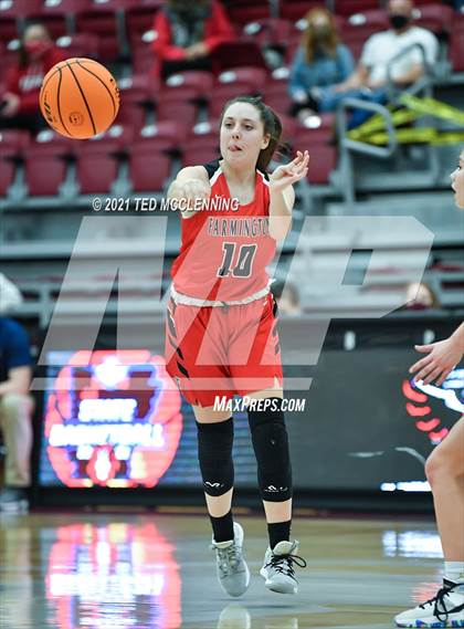 Thumbnail 3 in Southside vs. Farmington (AAA 4A State Round One) photogallery.