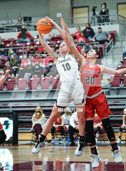 Thumbnail 2 in Southside vs. Farmington (AAA 4A State Round One) photogallery.