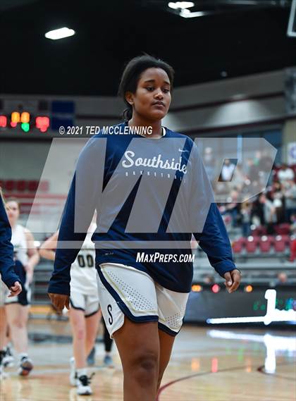Thumbnail 1 in Southside vs. Farmington (AAA 4A State Round One) photogallery.