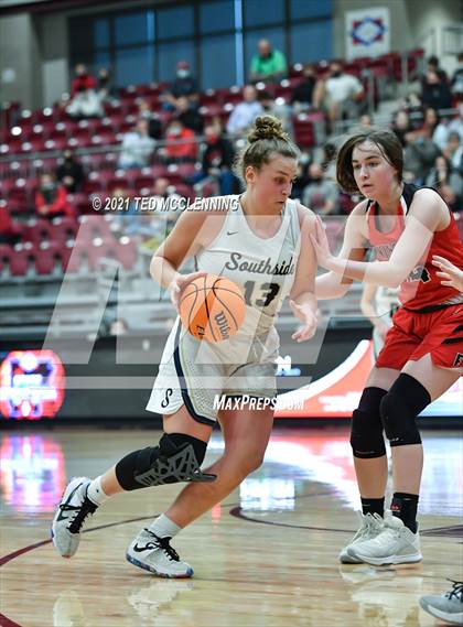 Thumbnail 1 in Southside vs. Farmington (AAA 4A State Round One) photogallery.