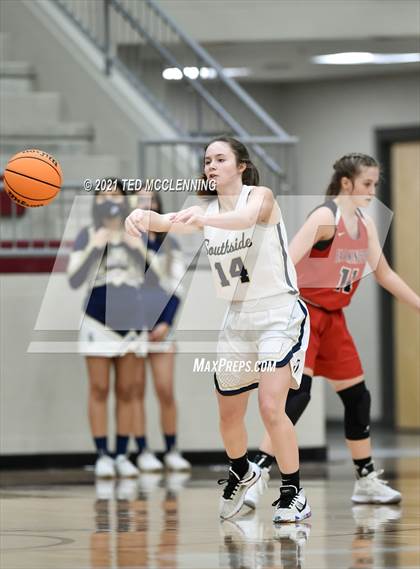 Thumbnail 2 in Southside vs. Farmington (AAA 4A State Round One) photogallery.