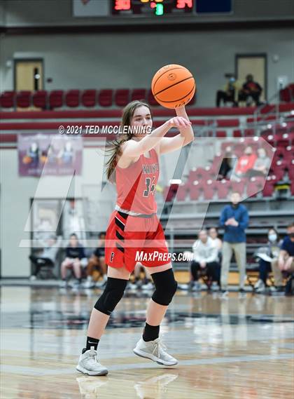 Thumbnail 1 in Southside vs. Farmington (AAA 4A State Round One) photogallery.