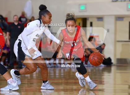 Thumbnail 1 in Mater Dei vs. Bishop Montgomery (Battle at the Beach) photogallery.