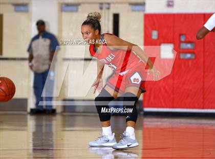 Thumbnail 1 in Mater Dei vs. Bishop Montgomery (Battle at the Beach) photogallery.