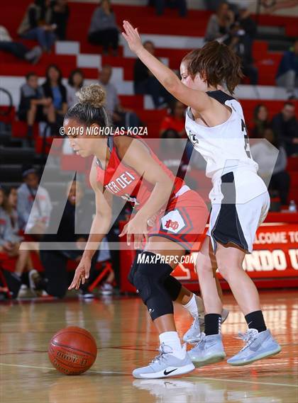 Thumbnail 1 in Mater Dei vs. Bishop Montgomery (Battle at the Beach) photogallery.