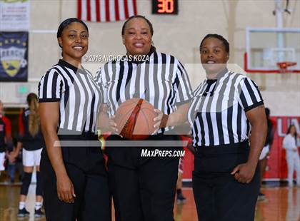 Thumbnail 1 in Mater Dei vs. Bishop Montgomery (Battle at the Beach) photogallery.