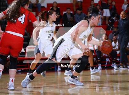 Thumbnail 3 in Mater Dei vs. Bishop Montgomery (Battle at the Beach) photogallery.