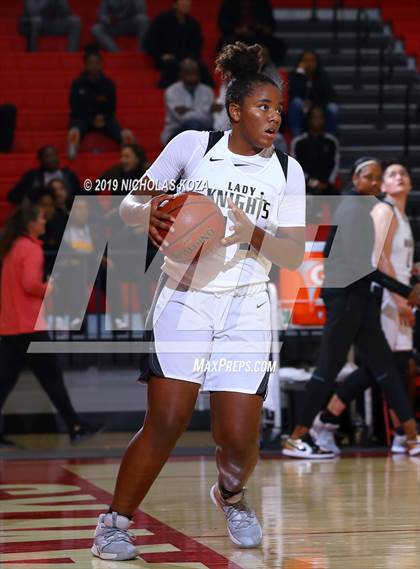 Thumbnail 1 in Mater Dei vs. Bishop Montgomery (Battle at the Beach) photogallery.