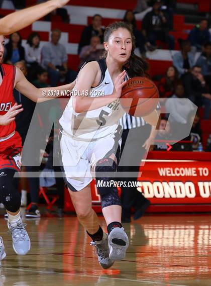 Thumbnail 3 in Mater Dei vs. Bishop Montgomery (Battle at the Beach) photogallery.