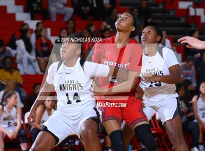 Thumbnail 2 in Mater Dei vs. Bishop Montgomery (Battle at the Beach) photogallery.