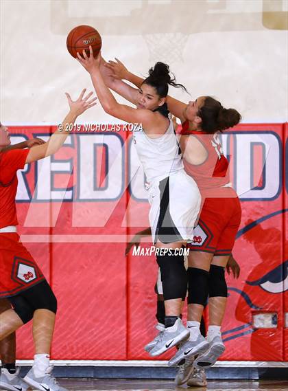 Thumbnail 1 in Mater Dei vs. Bishop Montgomery (Battle at the Beach) photogallery.
