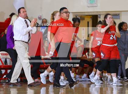 Thumbnail 2 in Mater Dei vs. Bishop Montgomery (Battle at the Beach) photogallery.