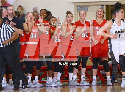 Thumbnail 3 in Mater Dei vs. Bishop Montgomery (Battle at the Beach) photogallery.