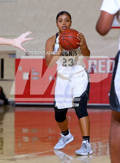 Thumbnail 3 in Mater Dei vs. Bishop Montgomery (Battle at the Beach) photogallery.
