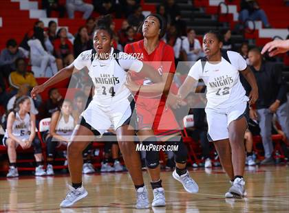Thumbnail 3 in Mater Dei vs. Bishop Montgomery (Battle at the Beach) photogallery.