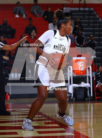 Thumbnail 3 in Mater Dei vs. Bishop Montgomery (Battle at the Beach) photogallery.