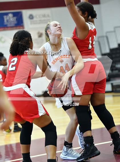 Thumbnail 2 in Seminole vs Middleburg (Florida Prospects Holiday Classic) photogallery.