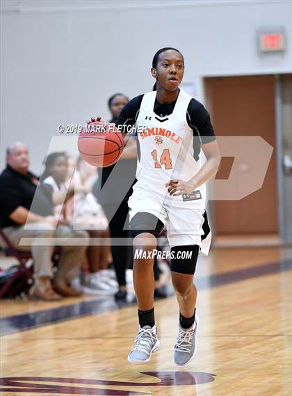 Thumbnail 2 in Seminole vs Middleburg (Florida Prospects Holiday Classic) photogallery.