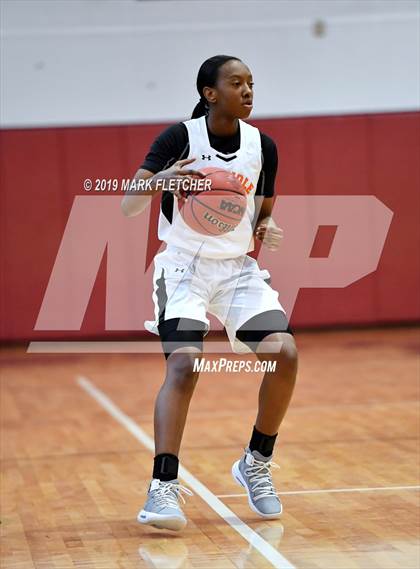 Thumbnail 2 in Seminole vs Middleburg (Florida Prospects Holiday Classic) photogallery.