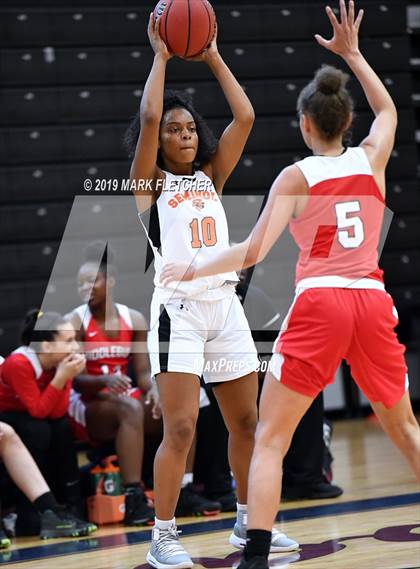 Thumbnail 1 in Seminole vs Middleburg (Florida Prospects Holiday Classic) photogallery.