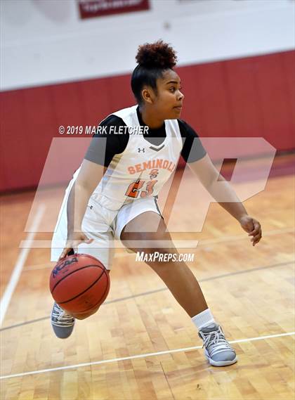 Thumbnail 3 in Seminole vs Middleburg (Florida Prospects Holiday Classic) photogallery.