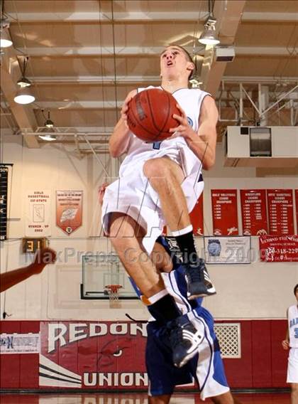 Thumbnail 2 in Verbum Dei vs. North (Sea Hawk Classic) photogallery.