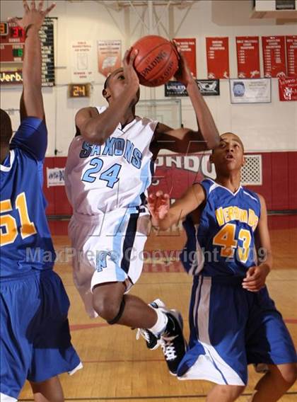 Thumbnail 2 in Verbum Dei vs. North (Sea Hawk Classic) photogallery.