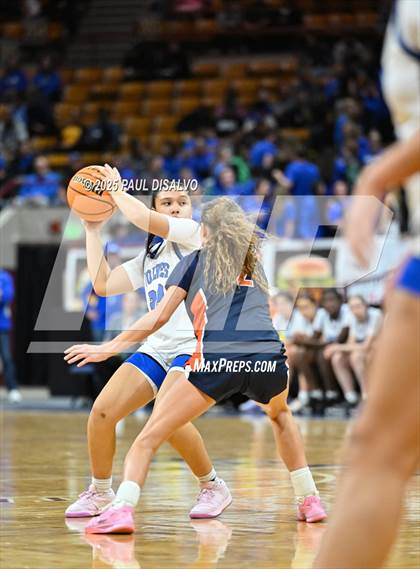 Thumbnail 2 in Legend @ Grandview (CHSAA 6A State Final) photogallery.