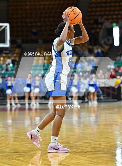 Thumbnail 2 in Legend @ Grandview (CHSAA 6A State Final) photogallery.